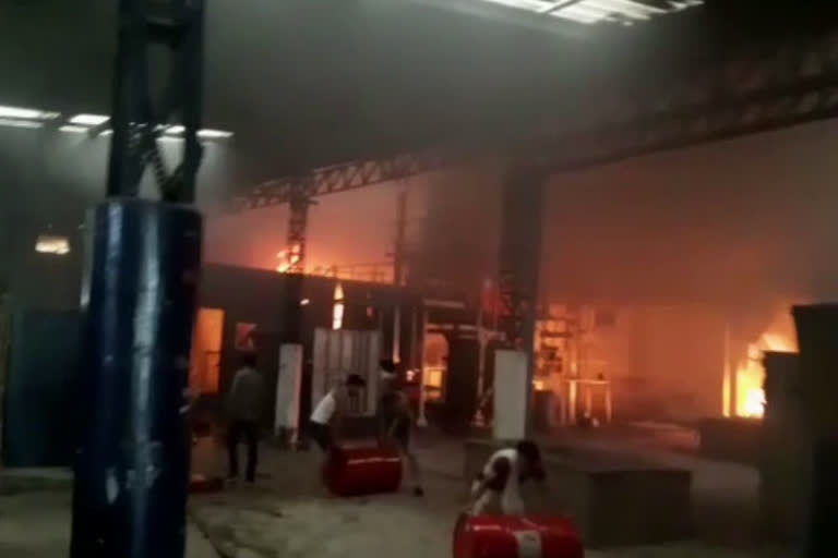 A fierce fire broke out in the factory in Raisen