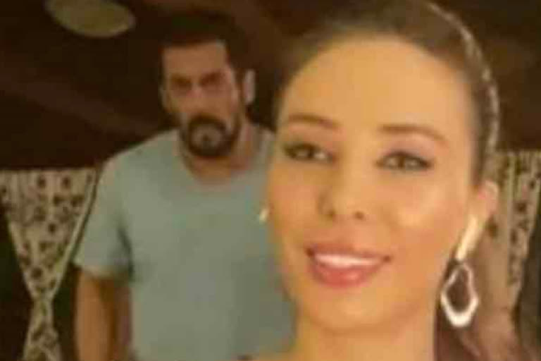 Salman crashes Iulia's live chat show, watch her reaction in viral video