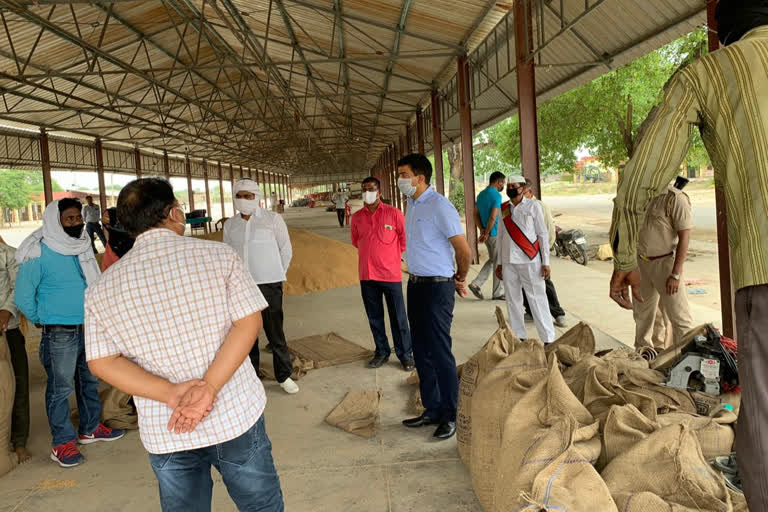 गेहूं क्रय केंद्रों पर अनाज की खरीददारी से शुरू.