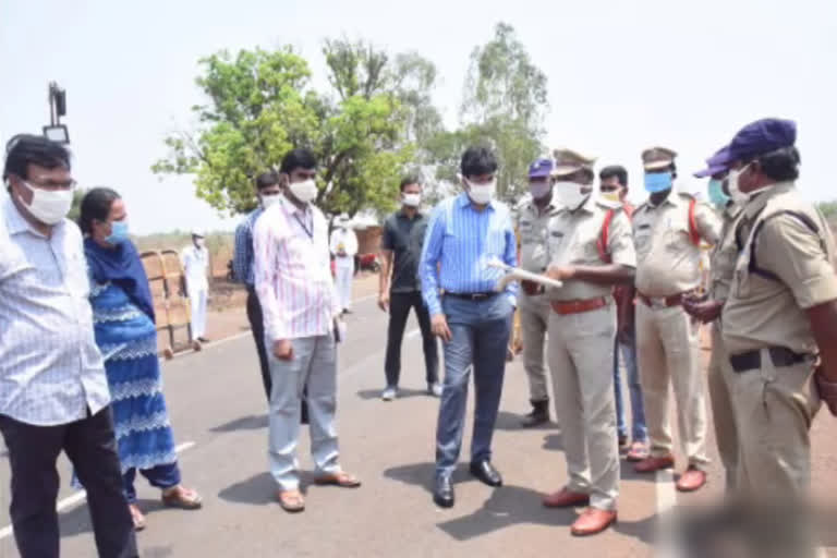 sangareddy-collector-hanumantha-rao-visited-state-border-check-posts-in-sangareddy-district