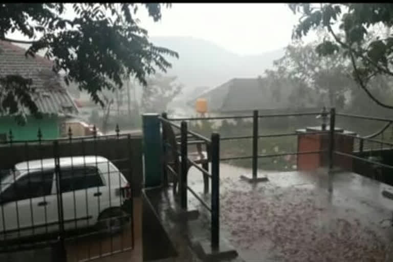 heavy rain fall in chikkamagaluru