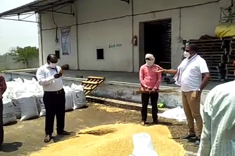 MLAs angry over open loot from farmers in procurement center