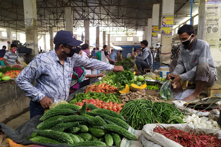 মাস্ক না পরলে মিলবে না সামগ্রী, নির্দেশিকা জারি রায়গঞ্জ পৌরসভার