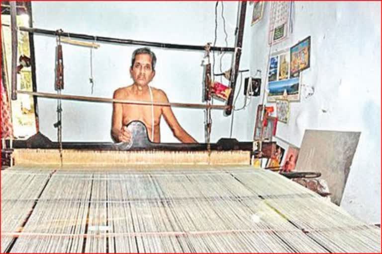 Weavers are facing more difficulty due to Corona Virus