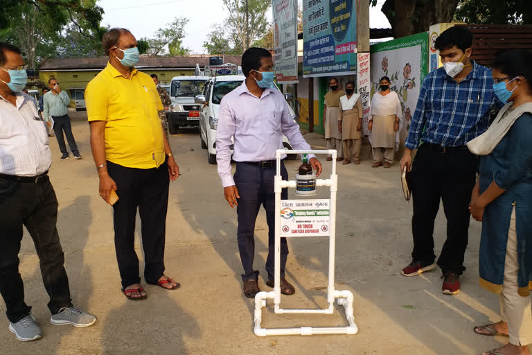 Automatic sanitizer dispenser machine manufactured in gumla