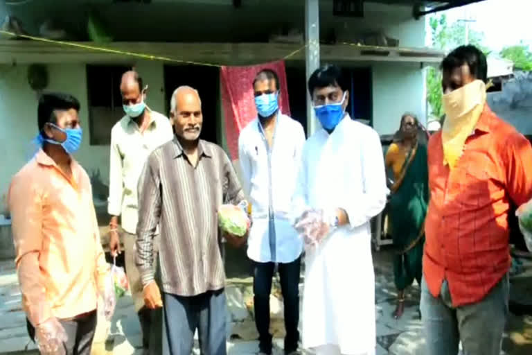 bjp state spokes person rakesh reddy distributed vegetables at wangapahad waranagl rural district