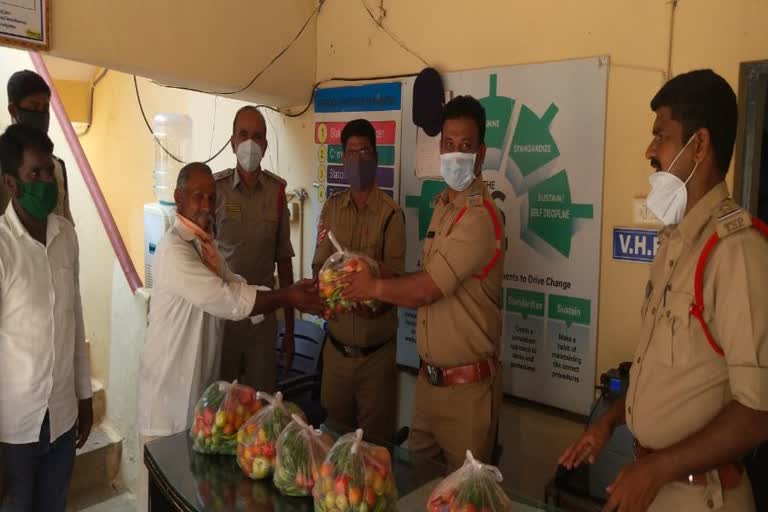 framer-distributed-vegetables-to-narsapur-police-sangareddy-police