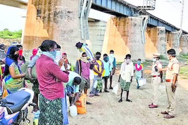 kurnool migrant labours stopped guntur police