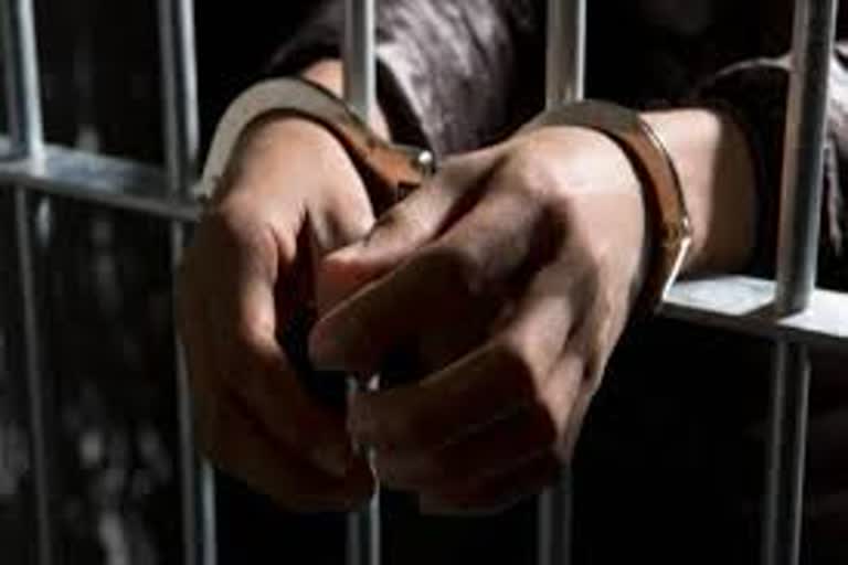 two-smugglers-arrested-in-vikasnagar