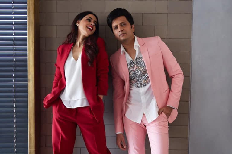 Riteish deshmukh, genelia dsouza, Riteish deshmukh expression viral after genelia dsouza showed wedding photos, रितेश देशमुख, जेनेलिया डिसूजा, रितेश देशमुख और जेनेलिया डिसूजा का एक पुराना वीडियो वायरल