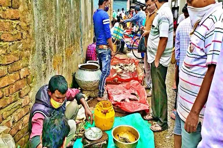 मछली मार्केट में लॉकडाउन फेल