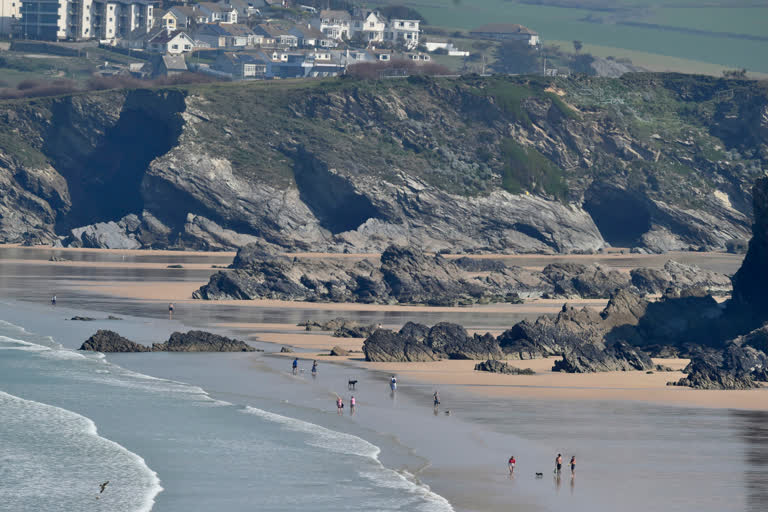 virus hits tourism Cornwall  tourism in Cornwall amid Coronavirus  Coronavirus outbreak in UK  UK lockdown due to Coronavirus  Cornwall Chief Executive  കൊവിഡ് 19 ഇംഗ്ലണ്ടിൽ  കൊവിഡ് ടൂറിസത്തേയും ബാധിച്ചു  കോൺവാളിലെ ബീച്ചുകൾ ഒഴിഞ്ഞുതന്നെ  ലോക്ക് ഡൗൺ  ടൂറിസം