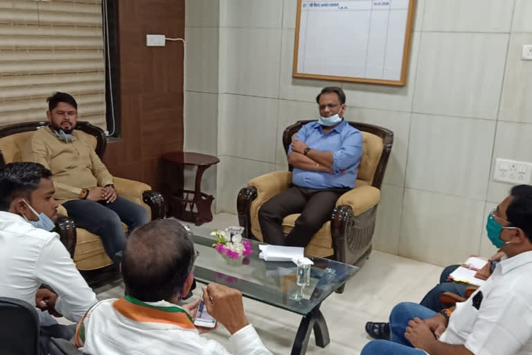 bemetara MLA and Collector discussed about workers trapped in other states