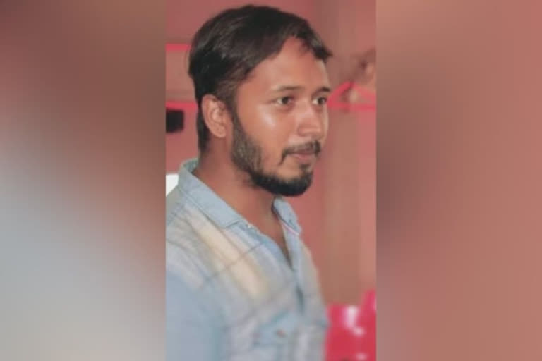 The young man died in an accident  വാഹനാപകടത്തില്‍ യുവാവ് മരിച്ചു  യുവാവ് മരിച്ചു  സ്കൂട്ടറും കാറും കൂട്ടിയിടിച്ച് യുവാവ് മരിച്ചു