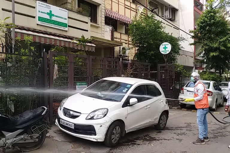 DPCC Vice President Abhishek Dutt sanitizing andrews ganj ward in delhi