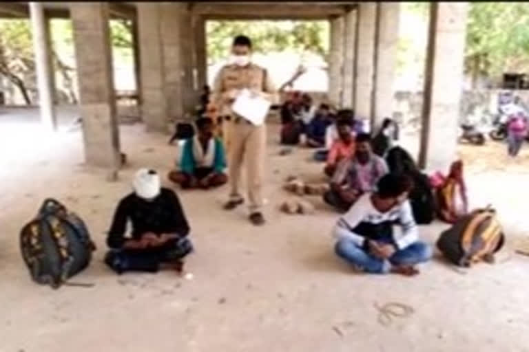 15 madhya pradesh people caught at gannavaram