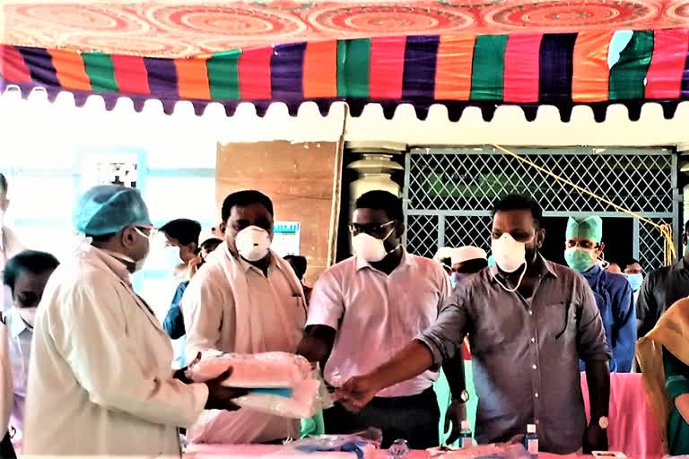 minister-errabelli-dayakar-rao-distribute-ppe-kits-for-doctors-at-warangal