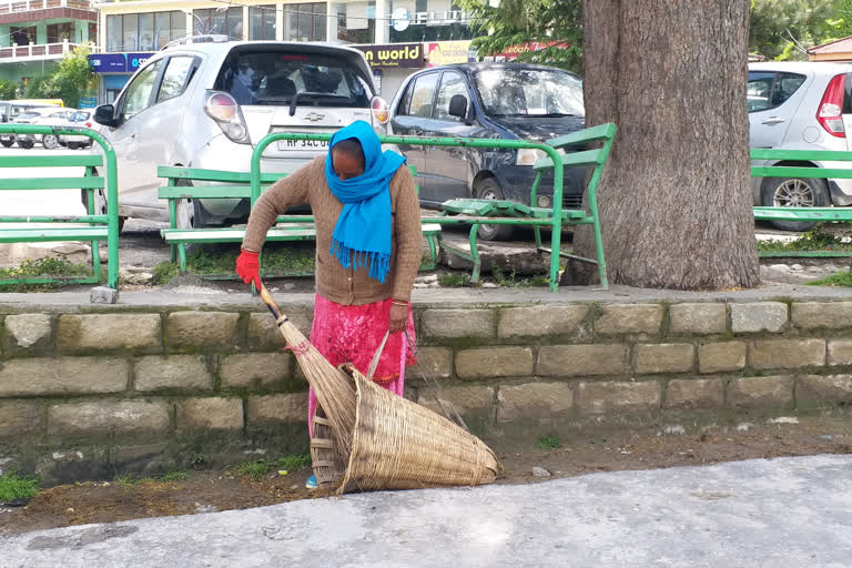 Daily cleaning in the middle of Corona in Kullu city