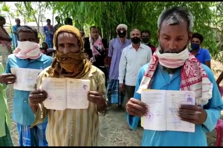 মানকাচৰত সুলভ মূল্যৰ দোকানীৰ বিৰুদ্ধে অভিযোগ