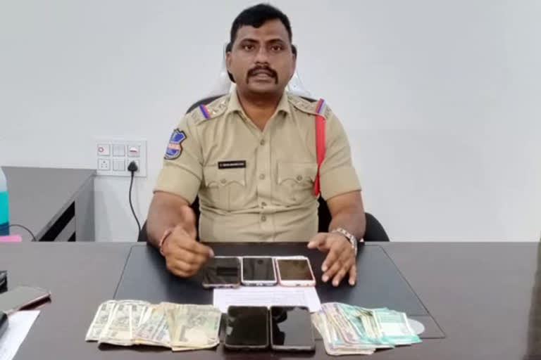 bhupalapally police arrested seven members card players