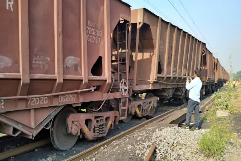 two-laborers-returning-home-through-rail-are-died-in-koriya