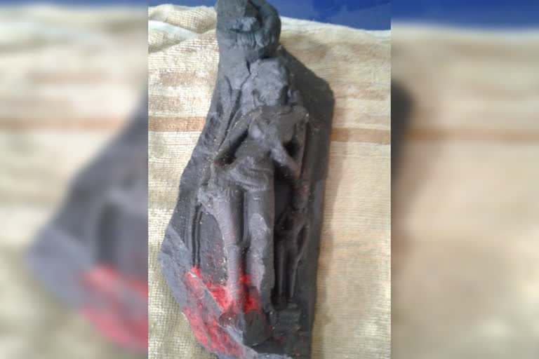 recovered an ancient sculpture at Bamangola