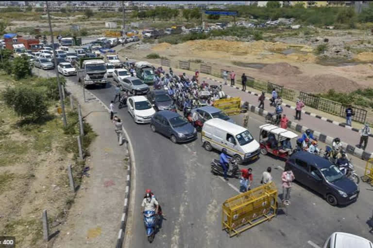 Traffic Crawls As Ghaziabad-Delhi  Border Shuts Over Coronavirus