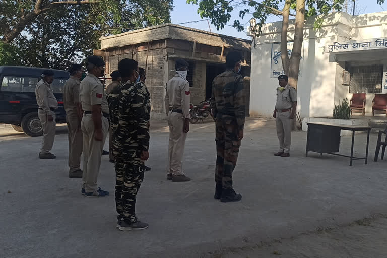 Mihona police station staff paid tribute to Inspector Yashwant Pal posted in Ujjain