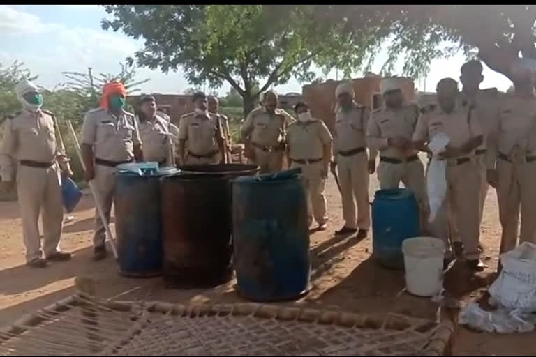 Police crackdown on illicit liquor, recovered 1000 lahs including 75 liters of raw liquor