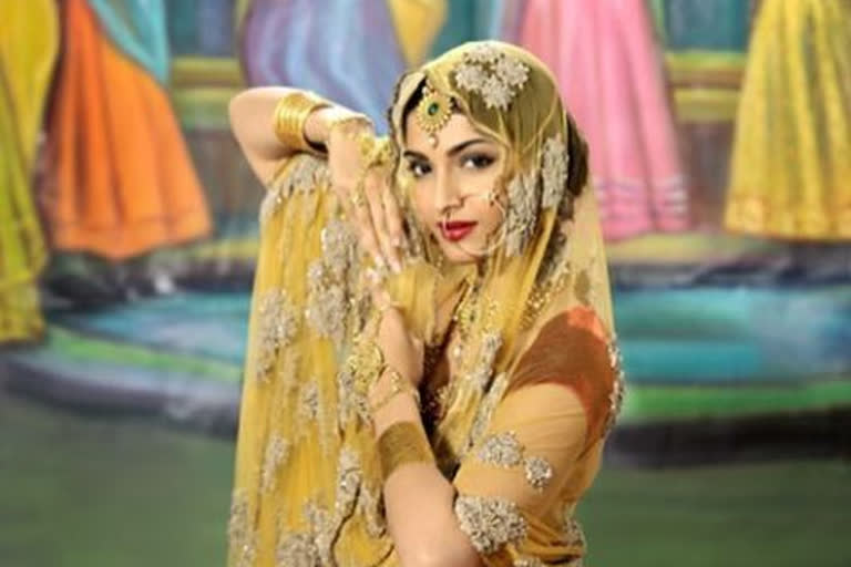 Sonam channels her inner Madhubala in new pic