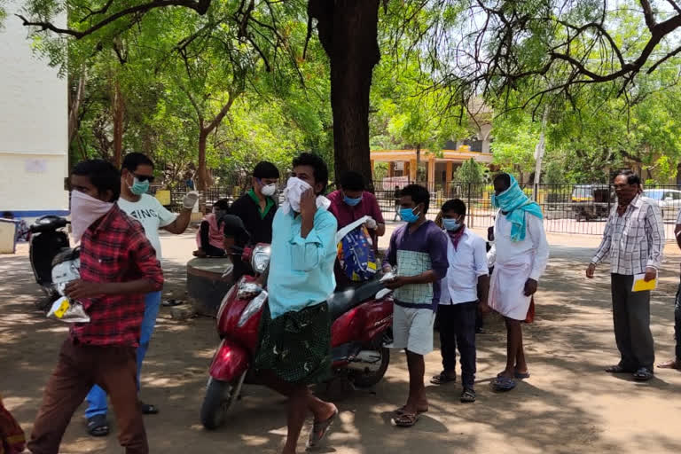 Bellary Jeevan Pharmacy Distributed Food packets