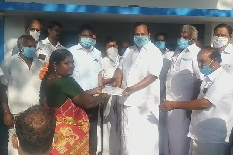 aavin workers protection mangalam tiruvannamalai  திருவண்ணாமலைச் செய்திகள்  ஆவின் பால் உற்பத்தியாளர்கள்  அக்ரி கிருஷ்ணமூர்த்தி  agri krishna moorthy  provide mash to aavin milk producers