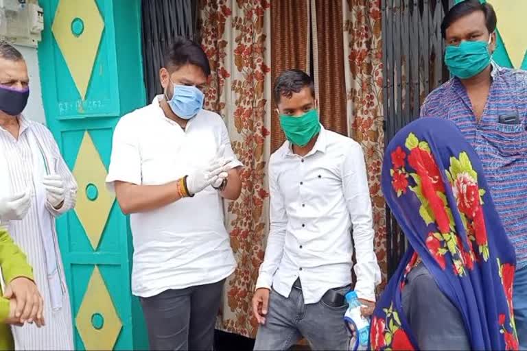 MLA distributes masks and sanitizers