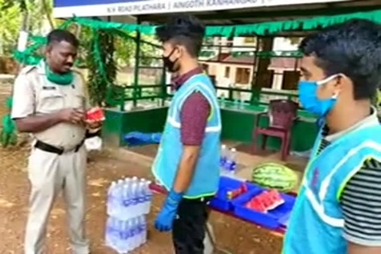 എകെഎസ്എസ്എഫ്  എകെഎസ്എസ്എഫ് വാര്‍ത്തകള്‍  ലോക്ക് ഡൗണ്‍ കണ്ണൂര്‍  കണ്ണൂര്‍ കൊവിഡ് 19 വാര്‍ത്തകള്‍  skssf news kannur  skssf kannur news  skssf food distribution kannur