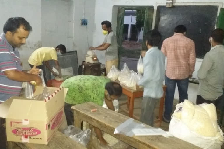 Former Student provide food to poors in Jamalpur