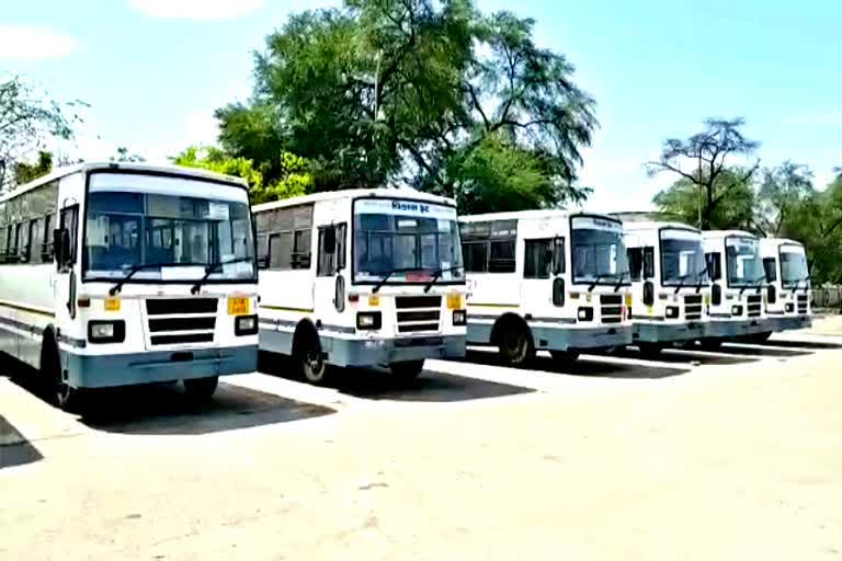 gujarat government sent buses to kota