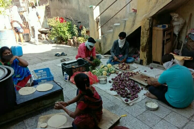 Sant Gadge Baba Annachhatra