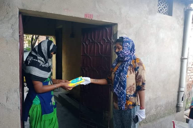 Sanitary napkins distributed in Burnpur