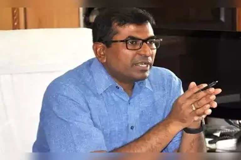 DM Kumar Ravi