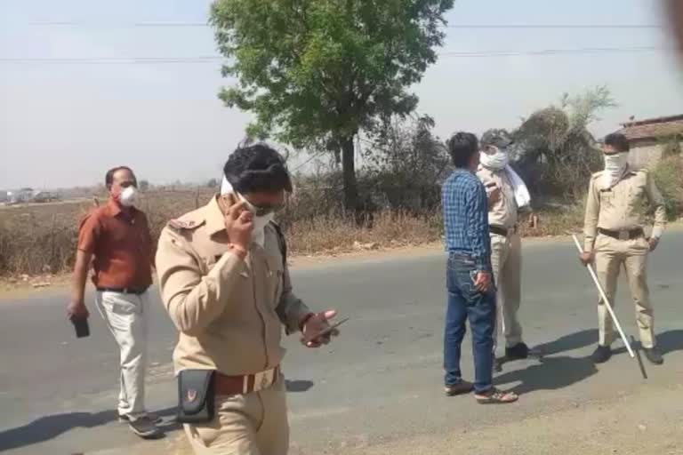 Police sanitizing notes on the highway