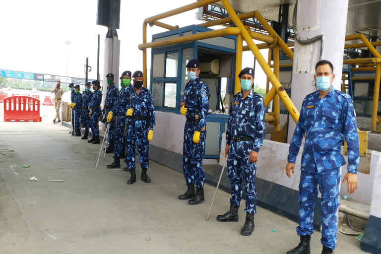 DND toll plaza in Noida