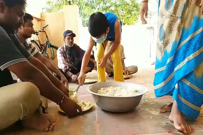 lunch distribution to sanitation workrs in kammam