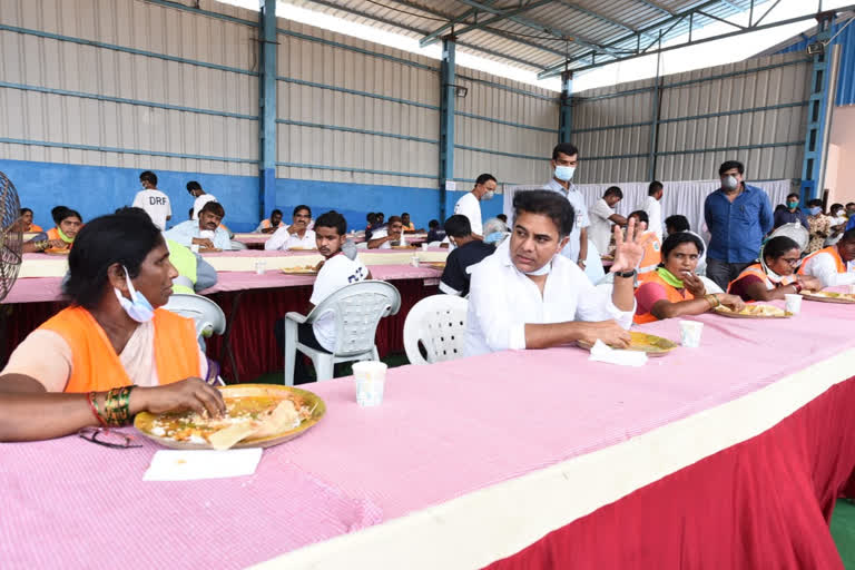 KTR dines with municipal workers, lauds their efforts in combating COVID-19