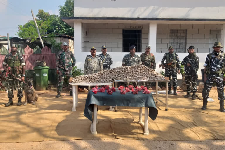 गिरिडीहः बिहार से सटे सीमावर्ती इलाके में चला नक्सलियों के खिलाफ चला सर्च ऑपरेशन, विस्फोटक बरामद