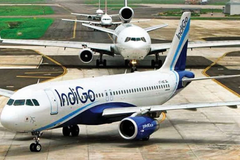 IndiGo reverses April pay cut decision IndiGo reverses April pay cut IndiGo Business news ജീവനക്കാർക്ക് ശമ്പളം ഇൻഡിഗോ ഇന്ത്യയിലെ ഏറ്റവും വലിയ വിമാനക്കമ്പനിയായ ഇൻഡിഗോ ഏവിയേഷൻ കൺസൾട്ടൻസി സ്ഥാപനമായ കാപ്പ