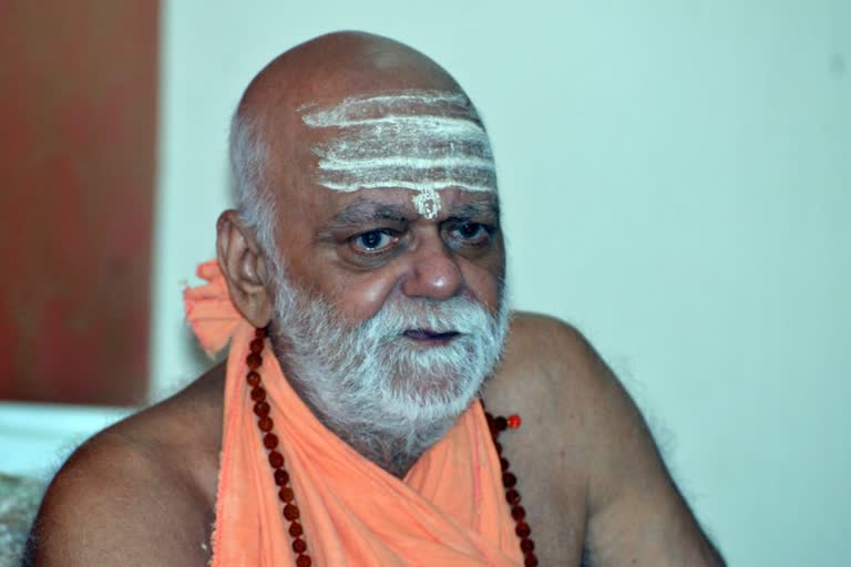 shree-mandirs-chief-administrator-met-shankaracharya