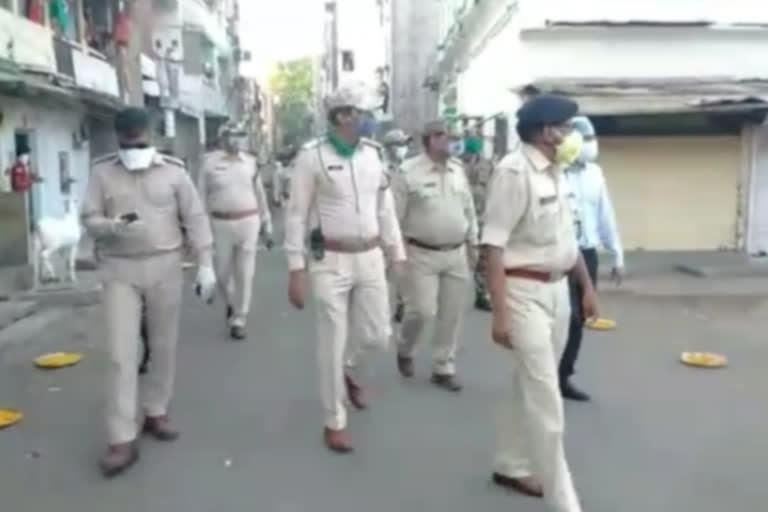 Residents welcomed SP with flowers in indore