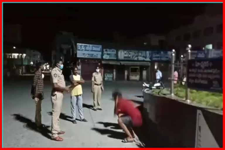 sp-of-panna-taken-action-against-the-people-who-were-roaming-on-the-road-without-mask-in-panna