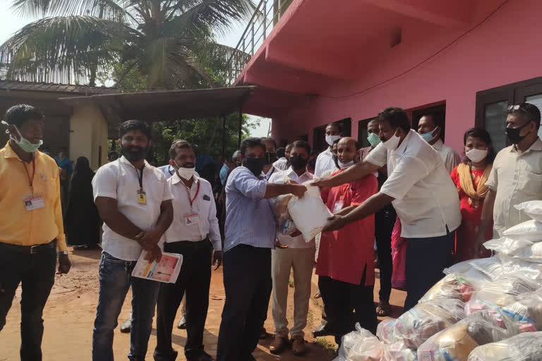 Distribution of food stuffs to 700 families in Dakshina Kannada