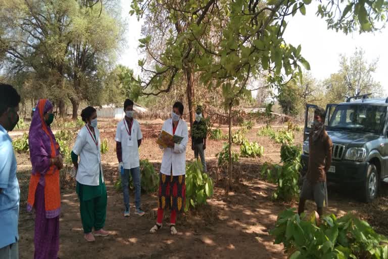 Health workers reached Naxalgarh in Dantewada